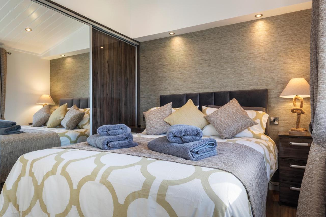 Hiraeth - Luxury Lodge With Hot Tub, Close To Beach Penally Zewnętrze zdjęcie
