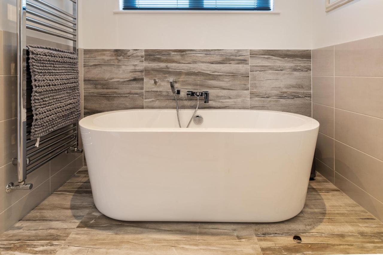 Hiraeth - Luxury Lodge With Hot Tub, Close To Beach Penally Zewnętrze zdjęcie