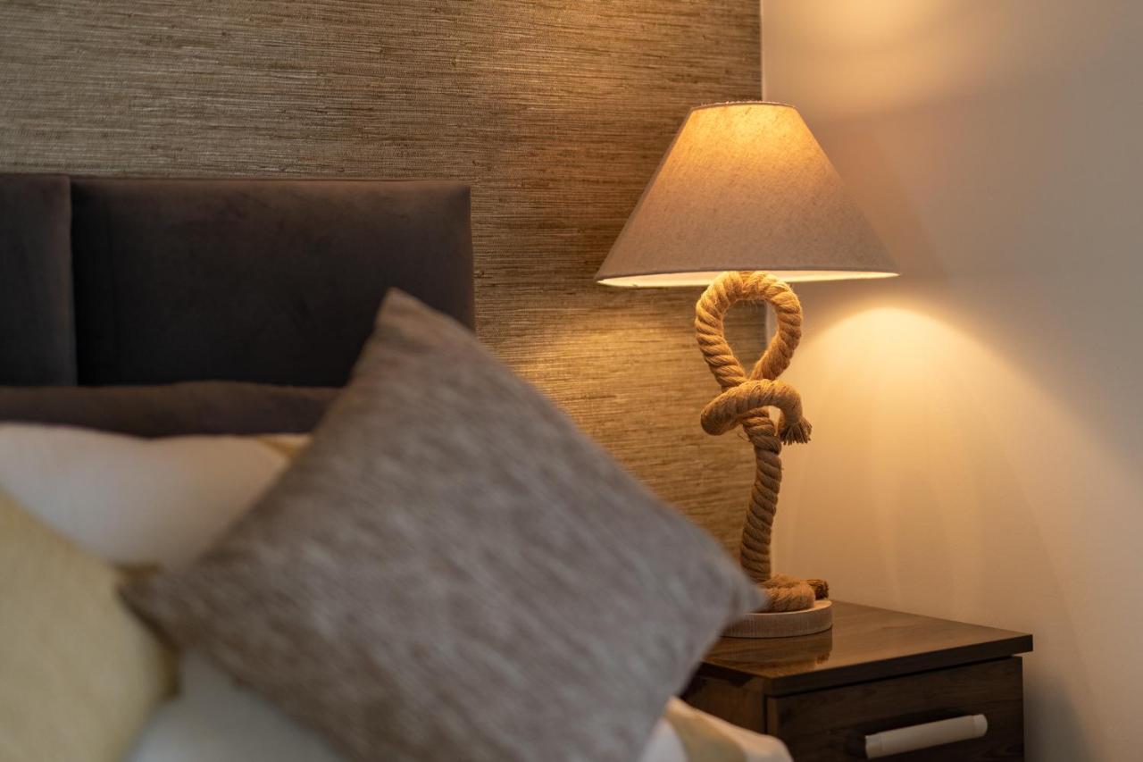 Hiraeth - Luxury Lodge With Hot Tub, Close To Beach Penally Zewnętrze zdjęcie